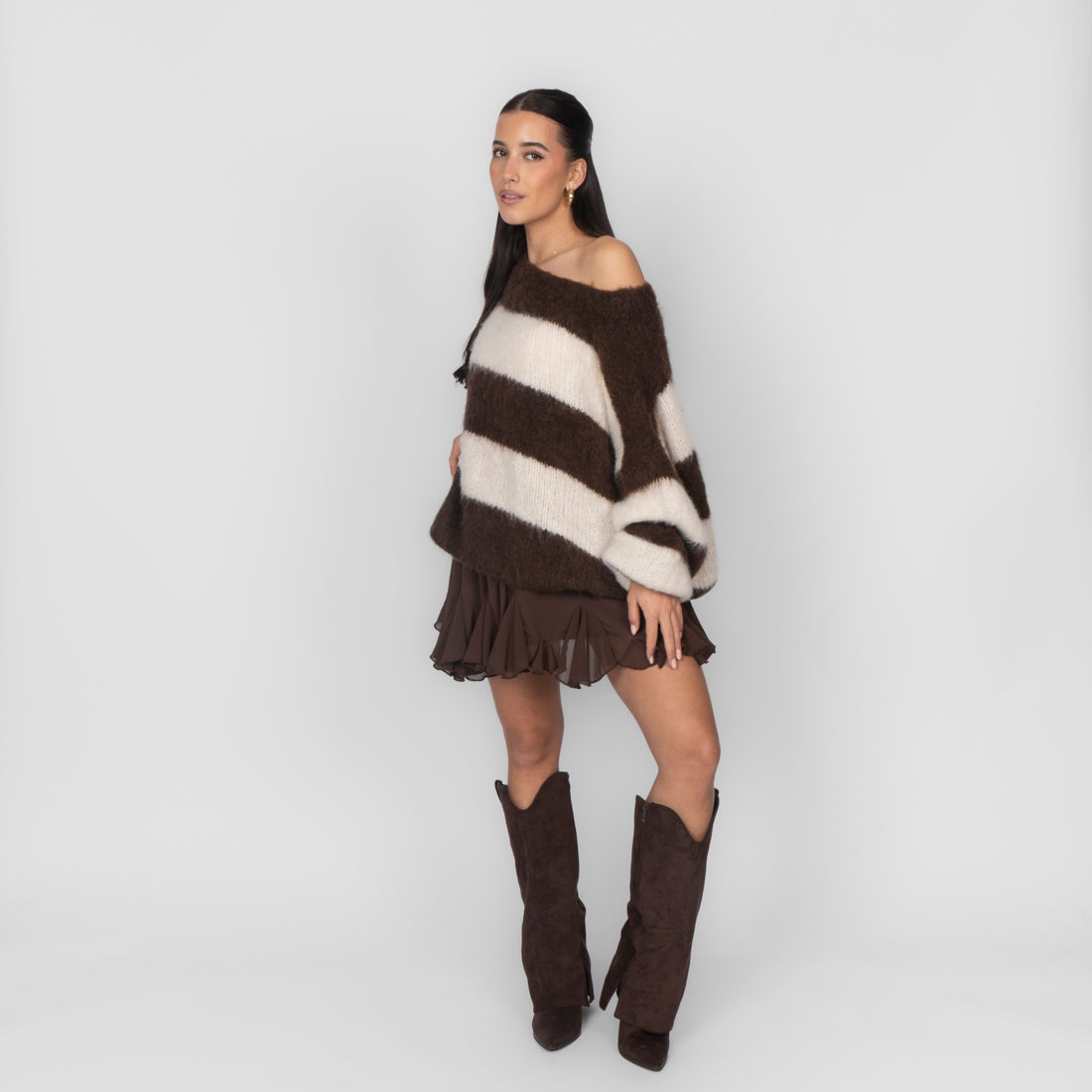 Ariadna — Punto de rayas ultra suave con hombros descubiertos