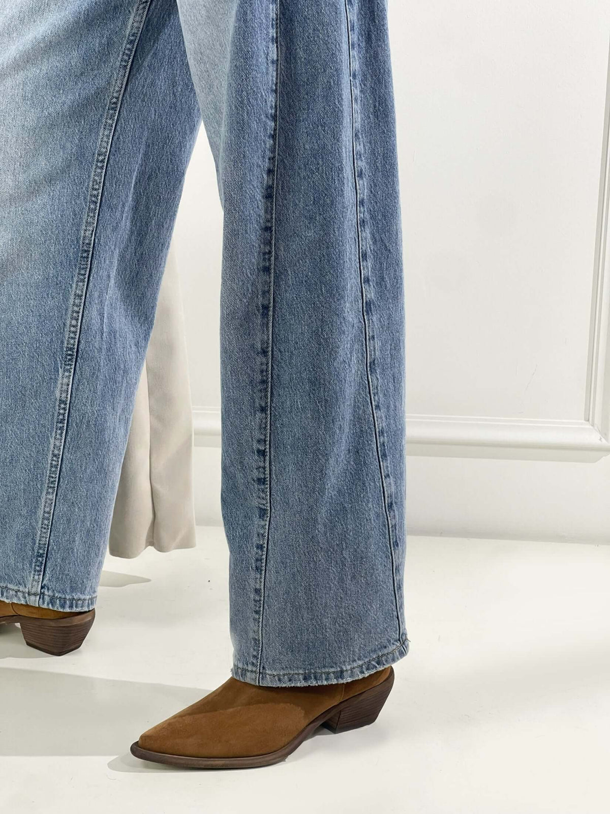 Cecilia — Jeans con costuras laterales