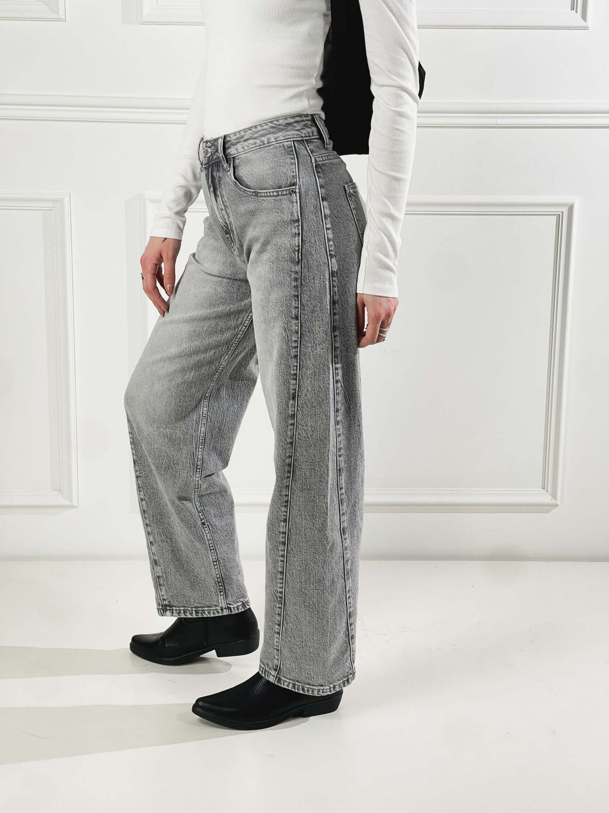 Cecilia — Jeans con costuras laterales