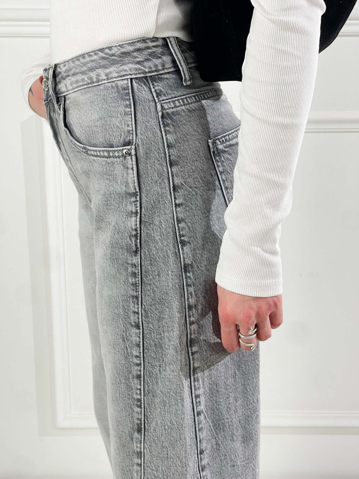 Cecilia — Jeans con costuras laterales