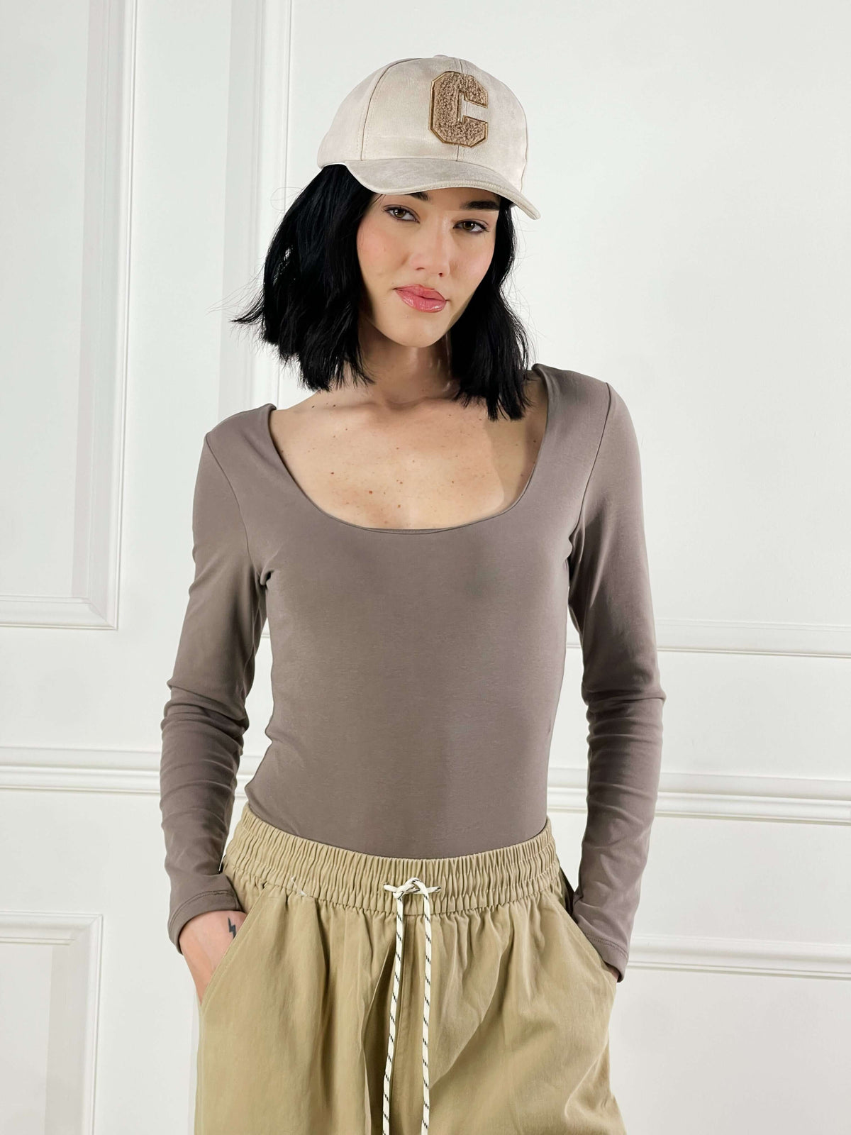 Leyre — Body de escote cuadrado clásico
