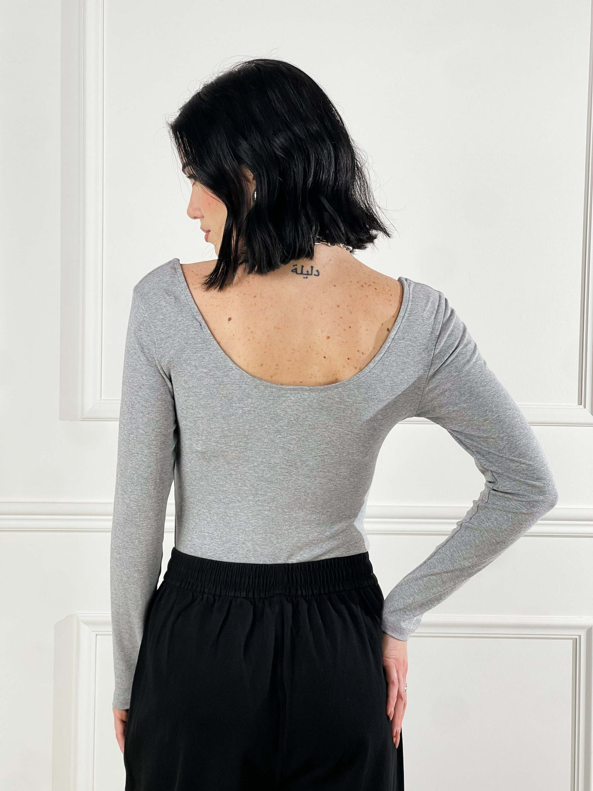 Leyre — Body de escote cuadrado clásico