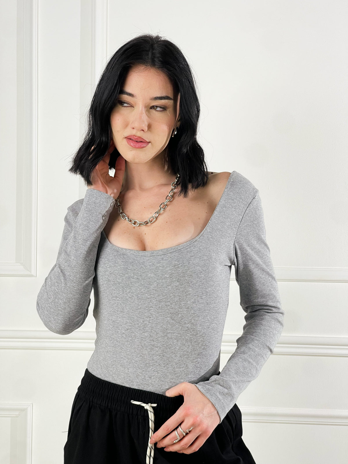 Leyre — Body de escote cuadrado clásico