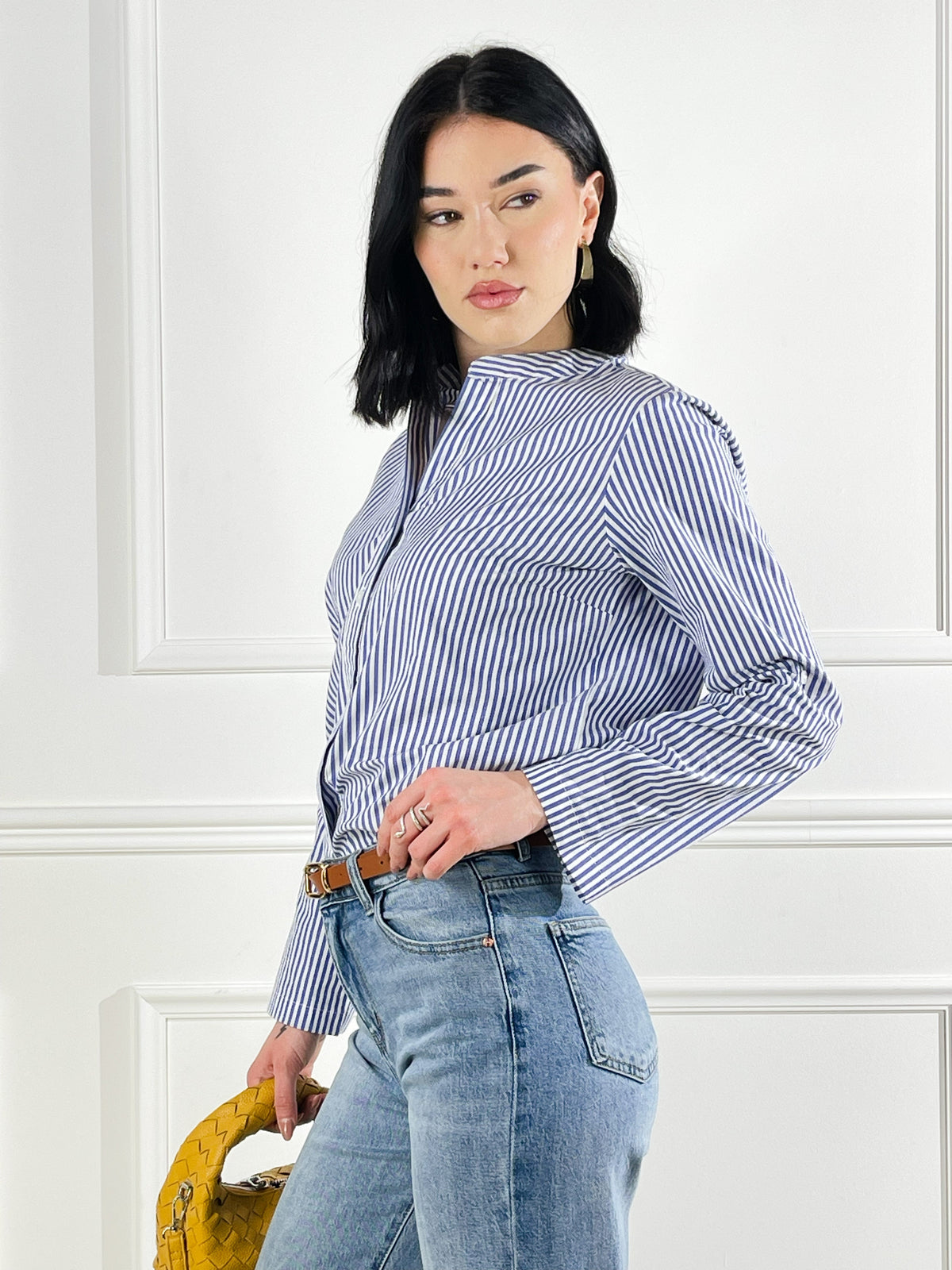 Dolores — Camisa con escote en V