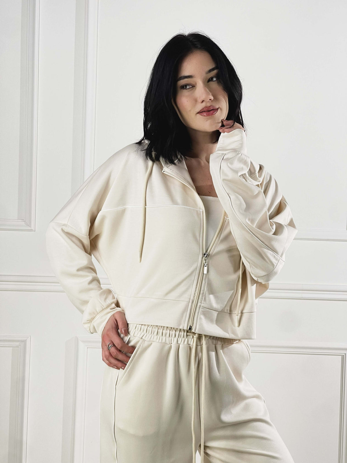 Thais — Chándal