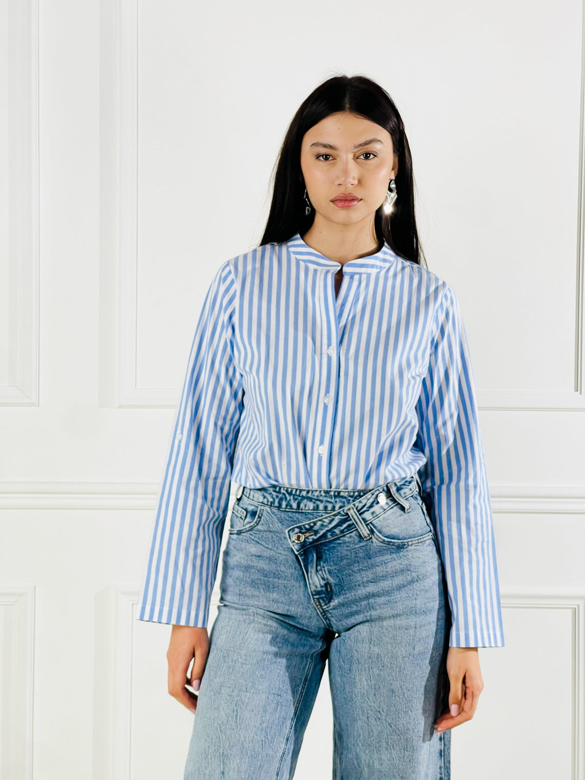 Dolores — Camisa con escote en V