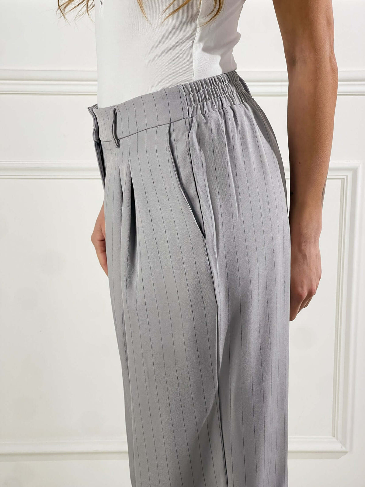 Dana — Pantalón Miami de raya diplomática