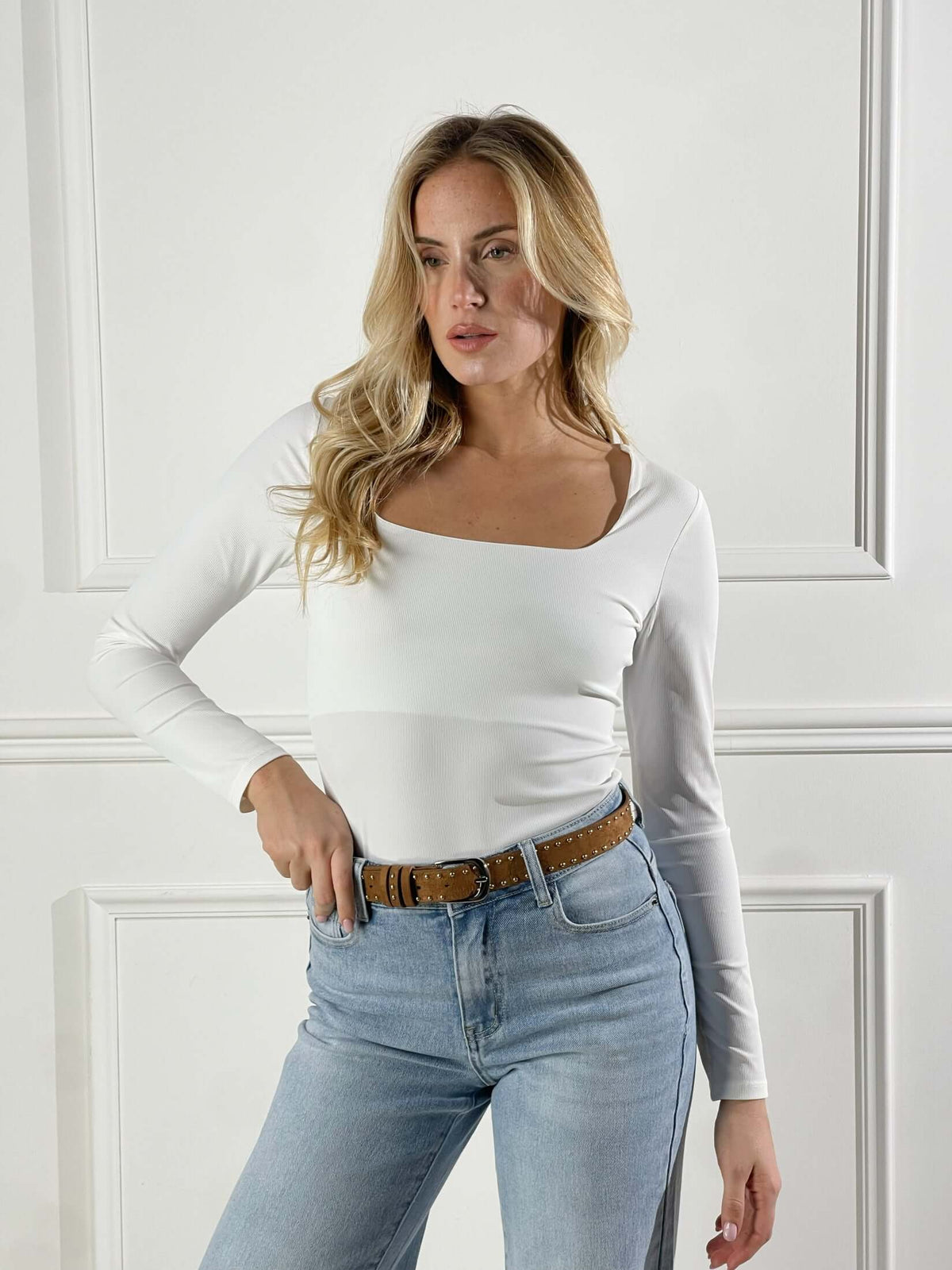 Itziar — Body de escote cuadrado