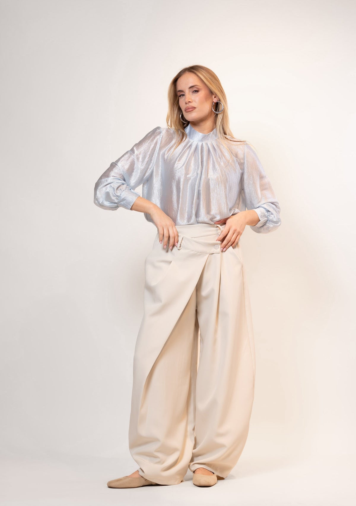 Enara — Blusa iridiscente