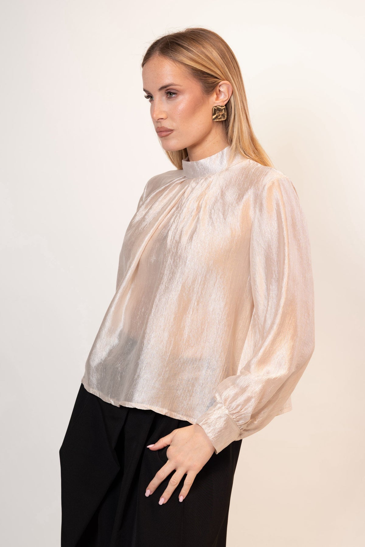 Enara — Blusa iridiscente