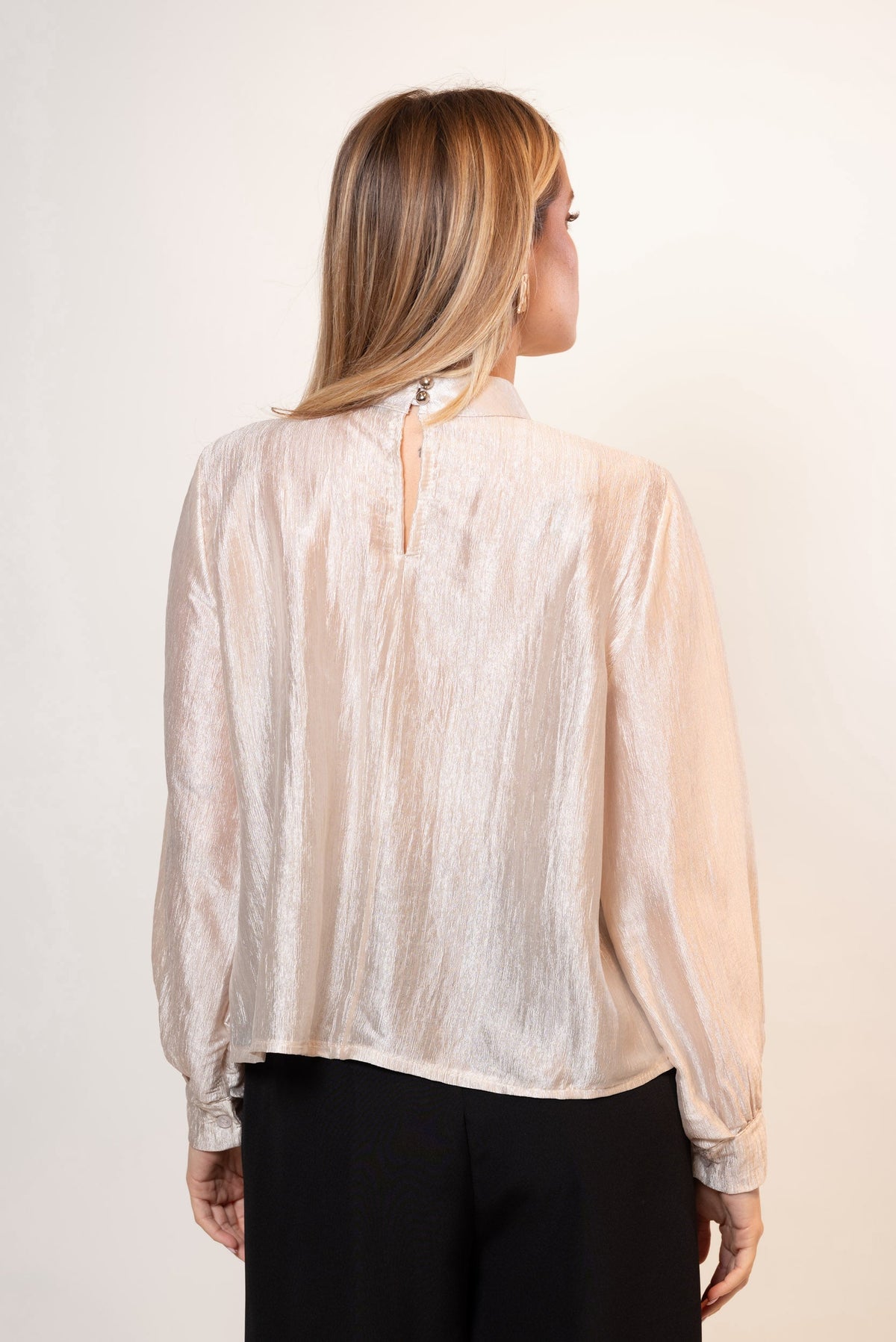 Enara — Blusa iridiscente