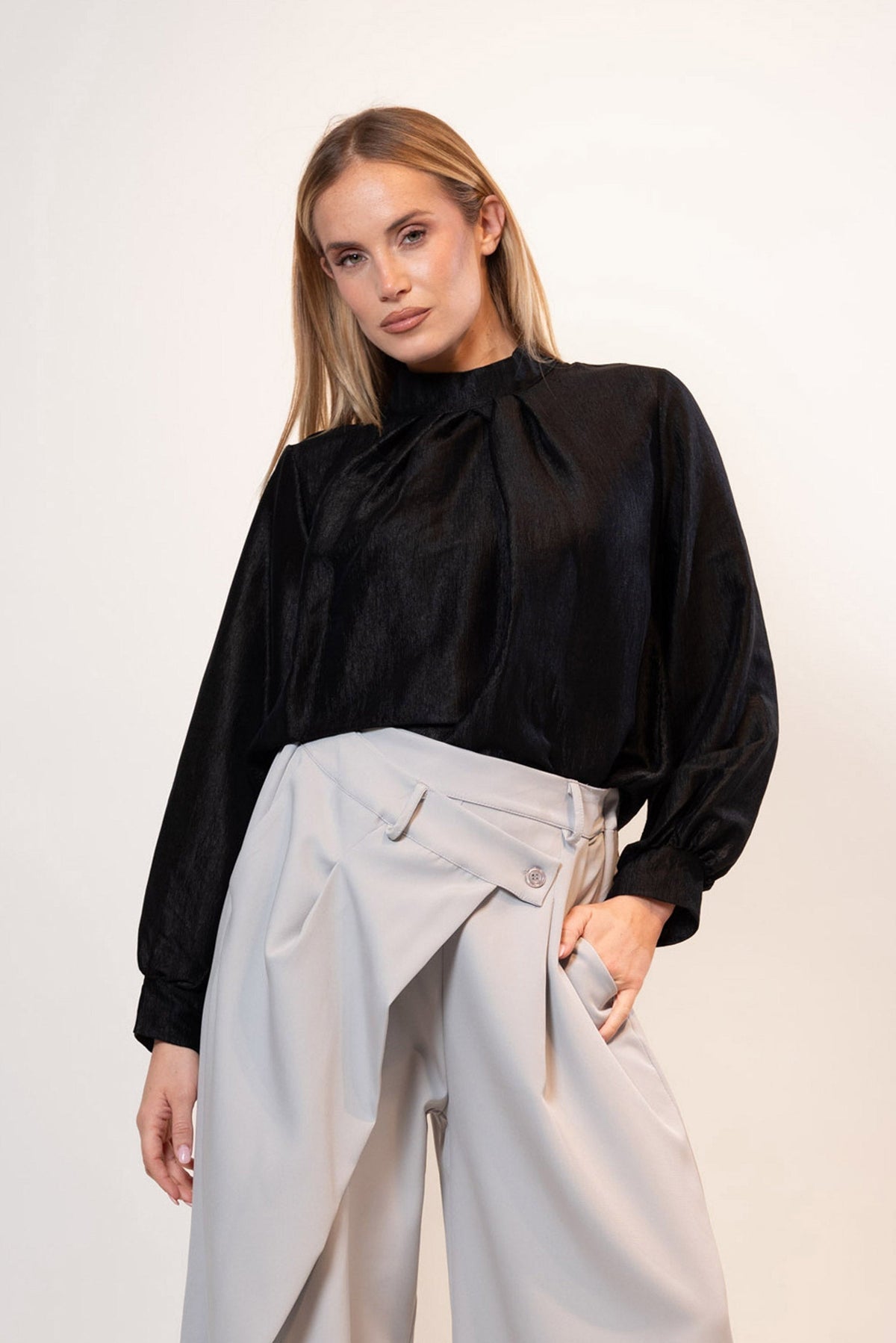 Enara — Blusa iridiscente