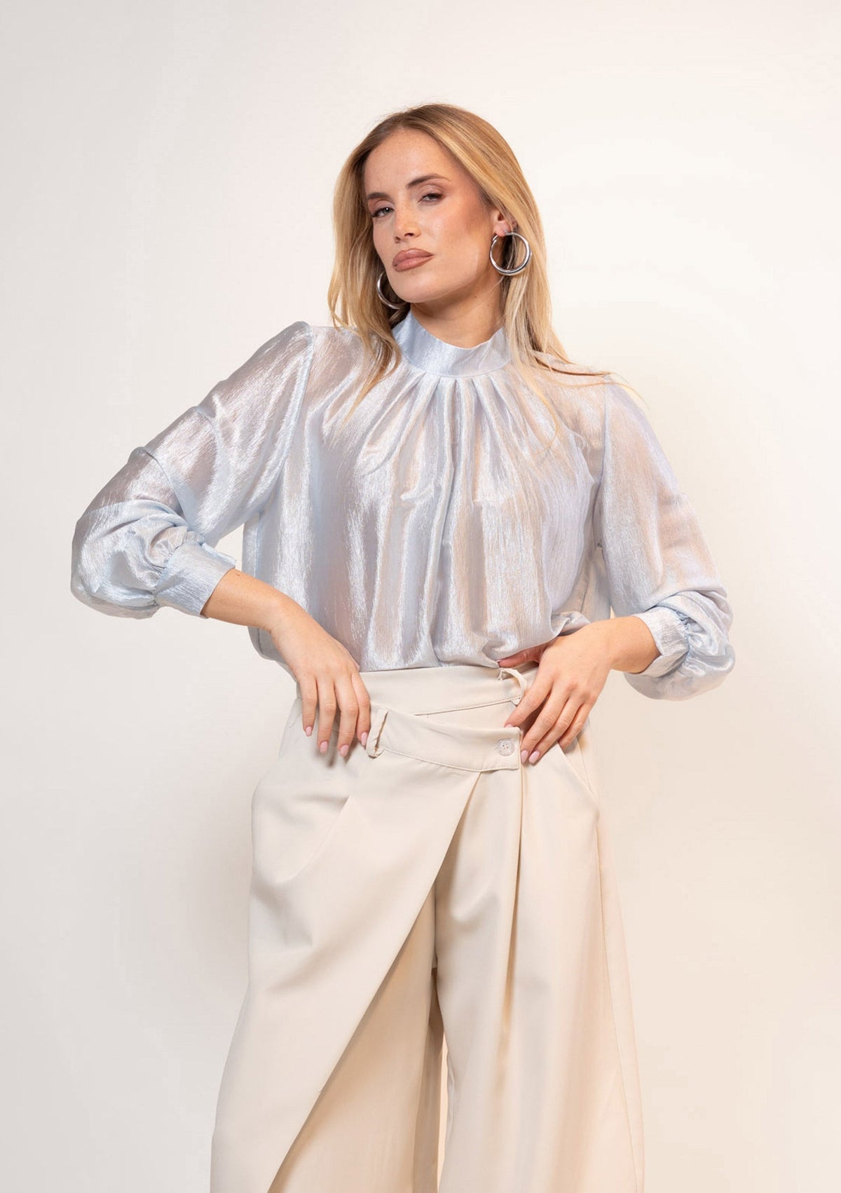 Enara — Blusa iridiscente