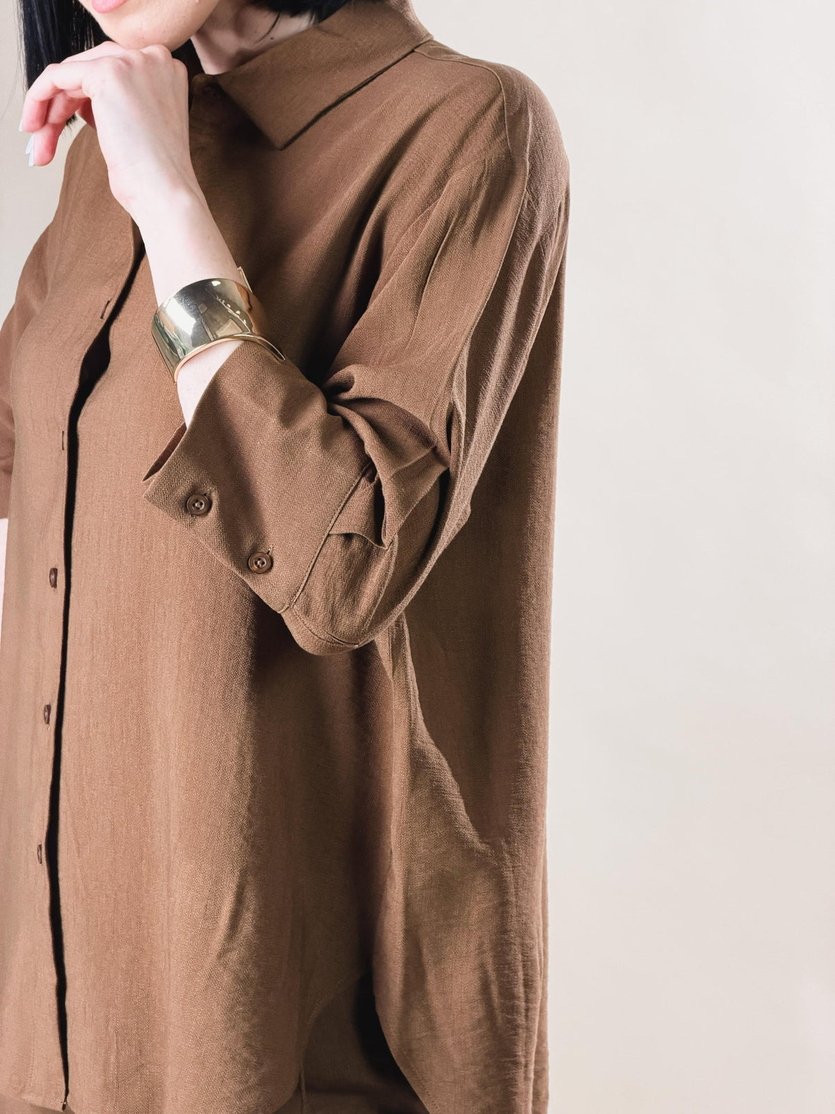 Celeste — Camisa con botones y mangas tres cuartos