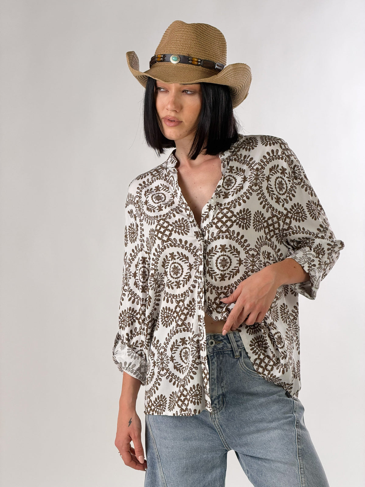Clementina — Camisa de estampado arabesco