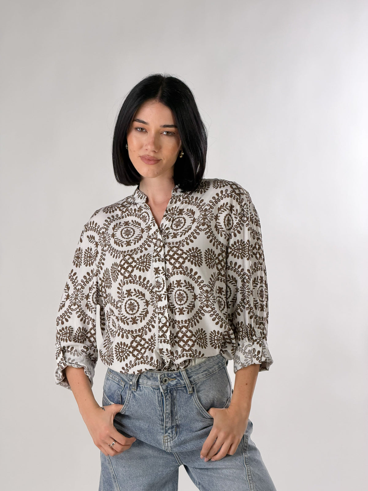 Clementina — Camisa de estampado arabesco