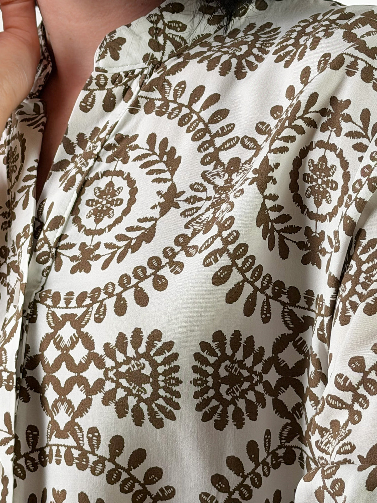 Clementina — Camisa de estampado arabesco