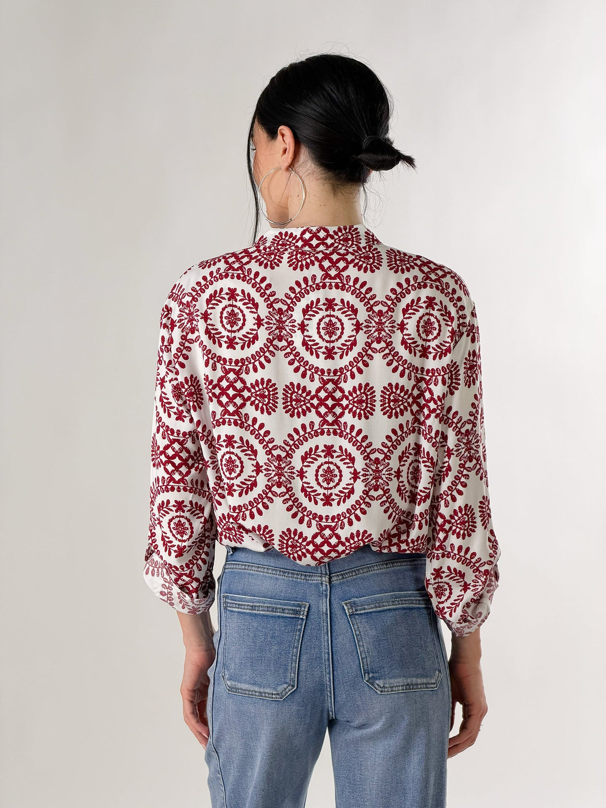 Clementina — Camisa de estampado arabesco