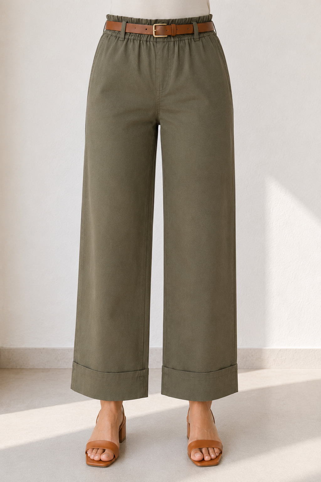 Anaís — Pantalón con cinturón y bolsillos de ribete