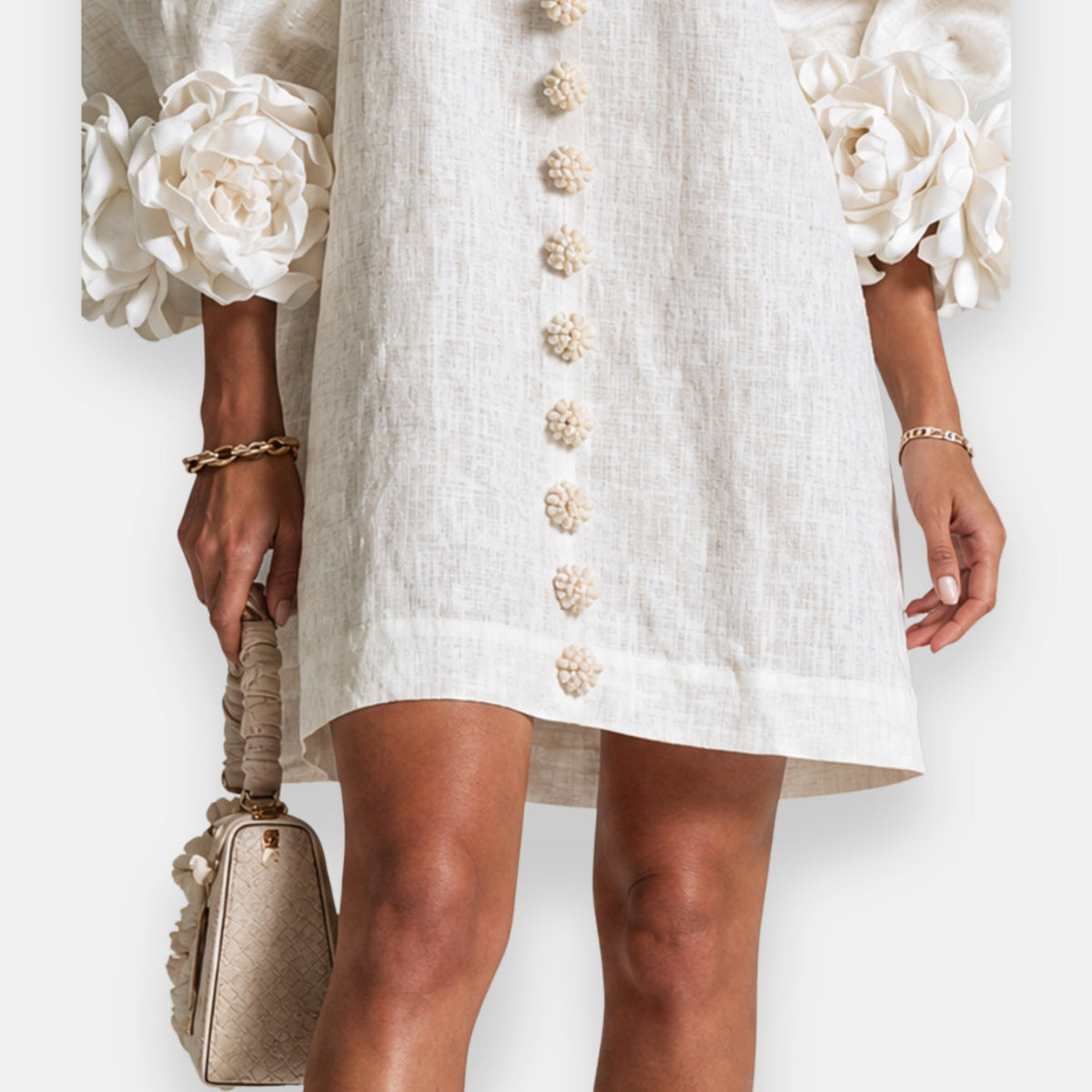 Abigail — Vestido con flores en relieve