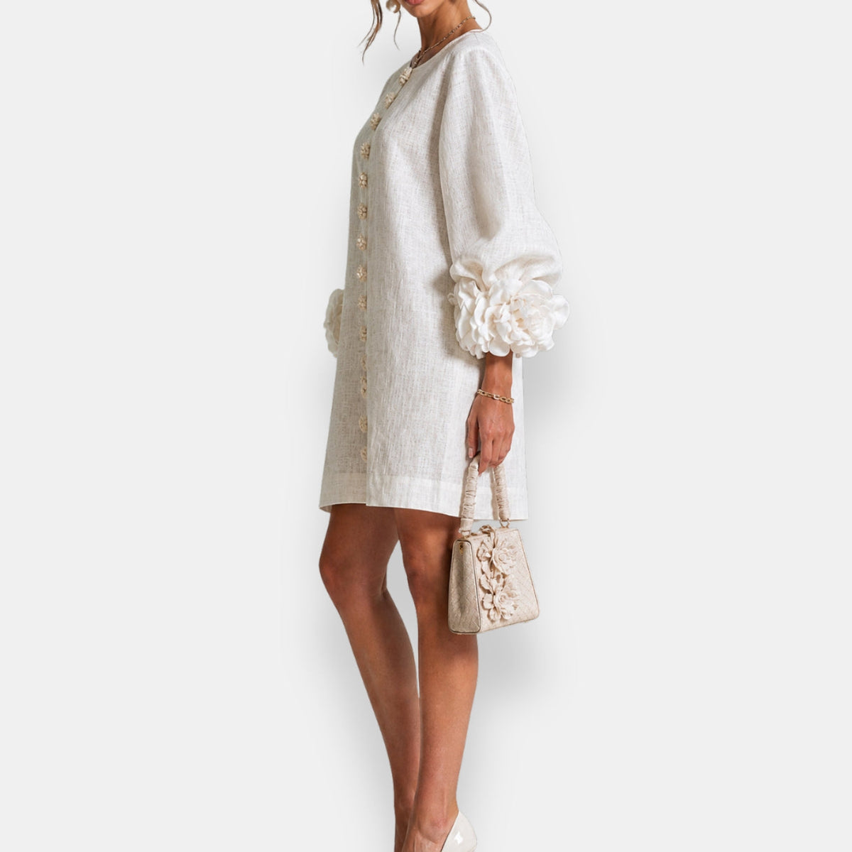 Abigail — Vestido con flores en relieve