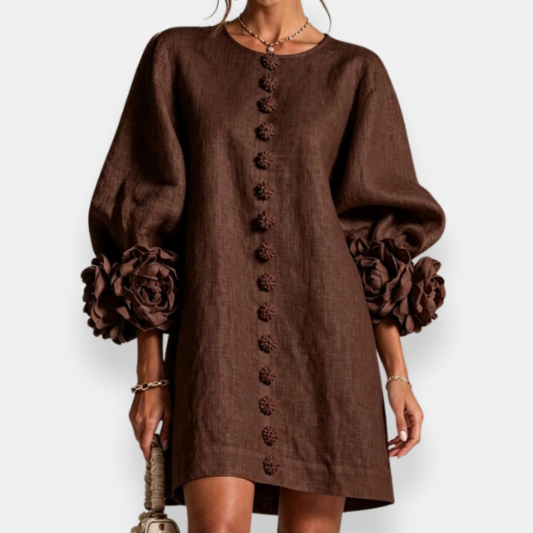 Abigail — Vestido con flores en relieve