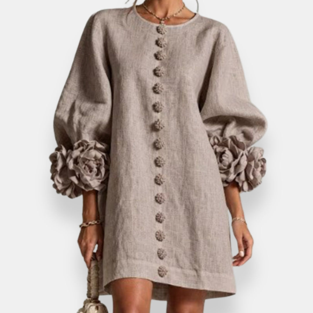Abigail — Vestido con flores en relieve