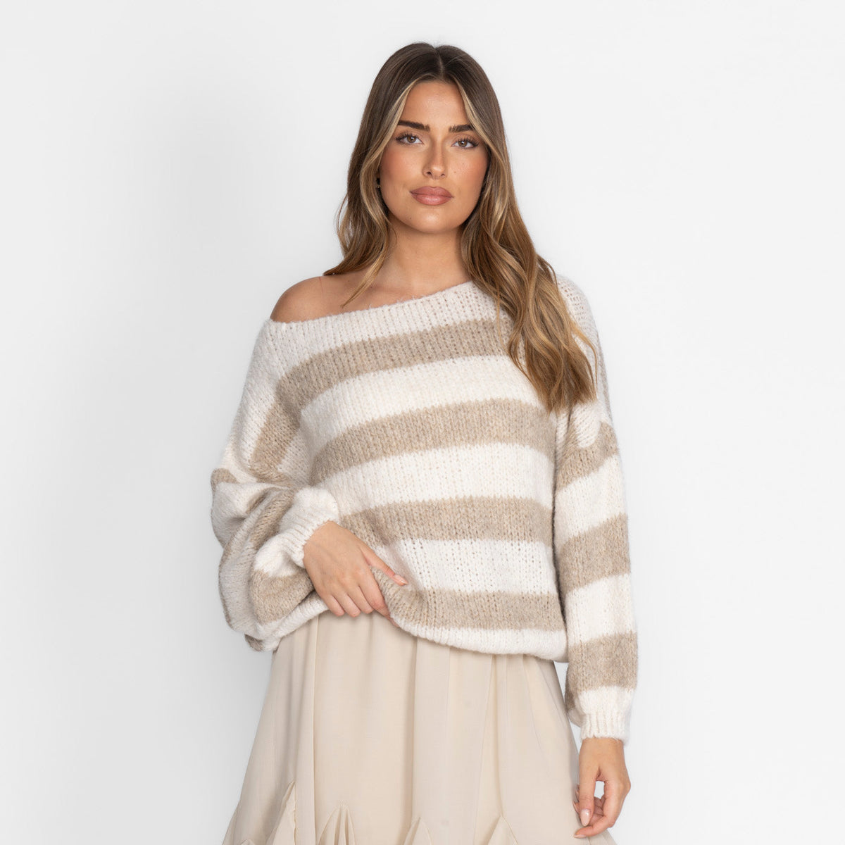 Naiara — Jersey casual de rayas con hombros descubiertos