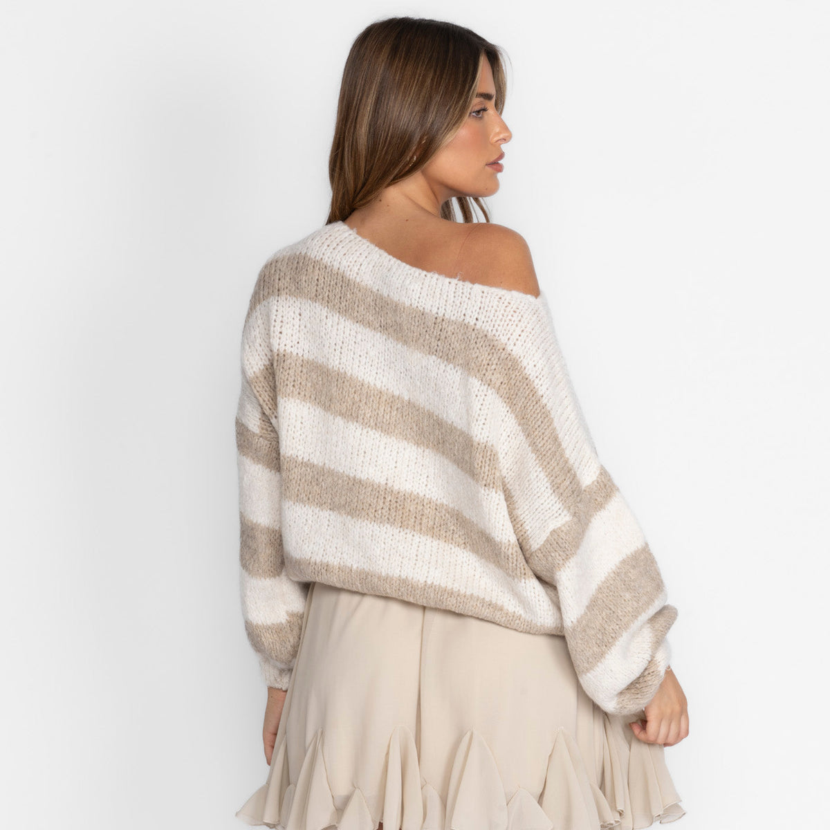 Naiara — Jersey casual de rayas con hombros descubiertos