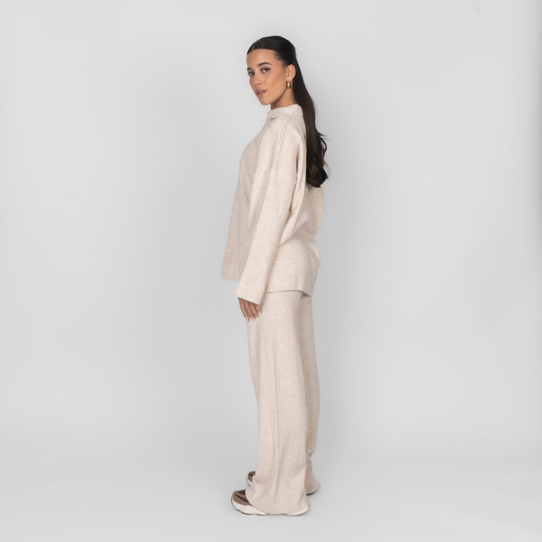 Sofía — Conjunto de punto canalé con escote en V