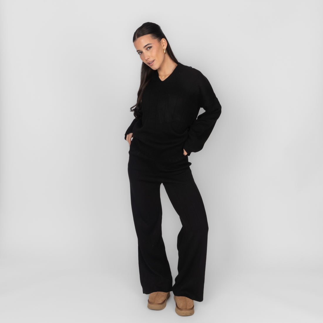 Sofía — Conjunto de punto canalé con escote en V